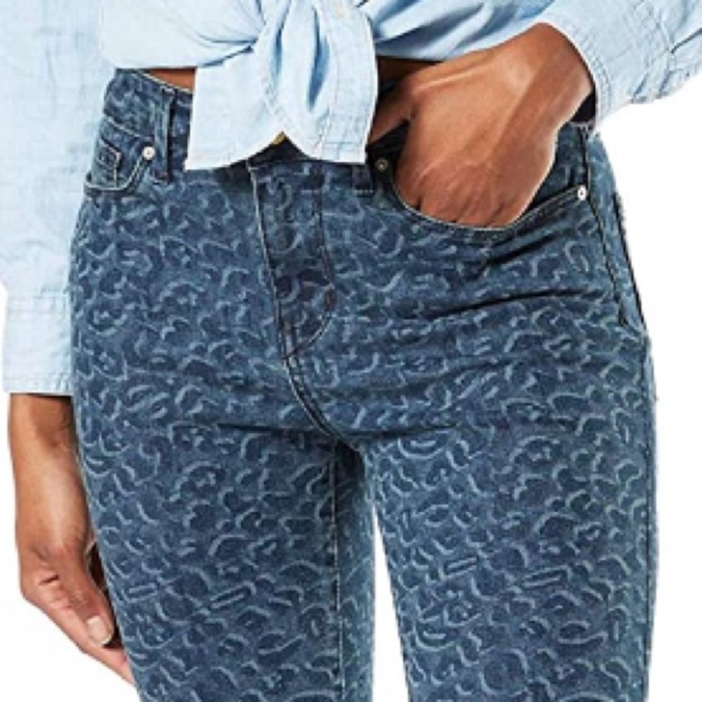 Levi’s Gold Emblem Modern Skinny jeans